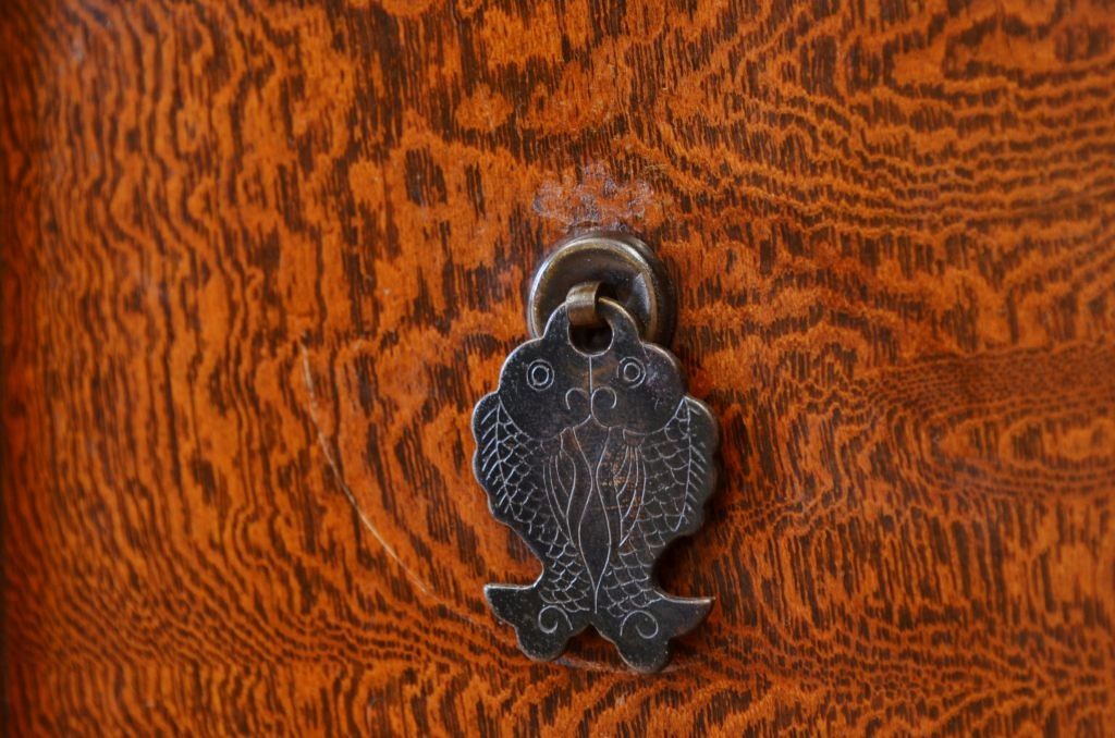 アンティーク家具　古民具　骨董　極上のコンディションの欅玉杢金沢水屋箪笥