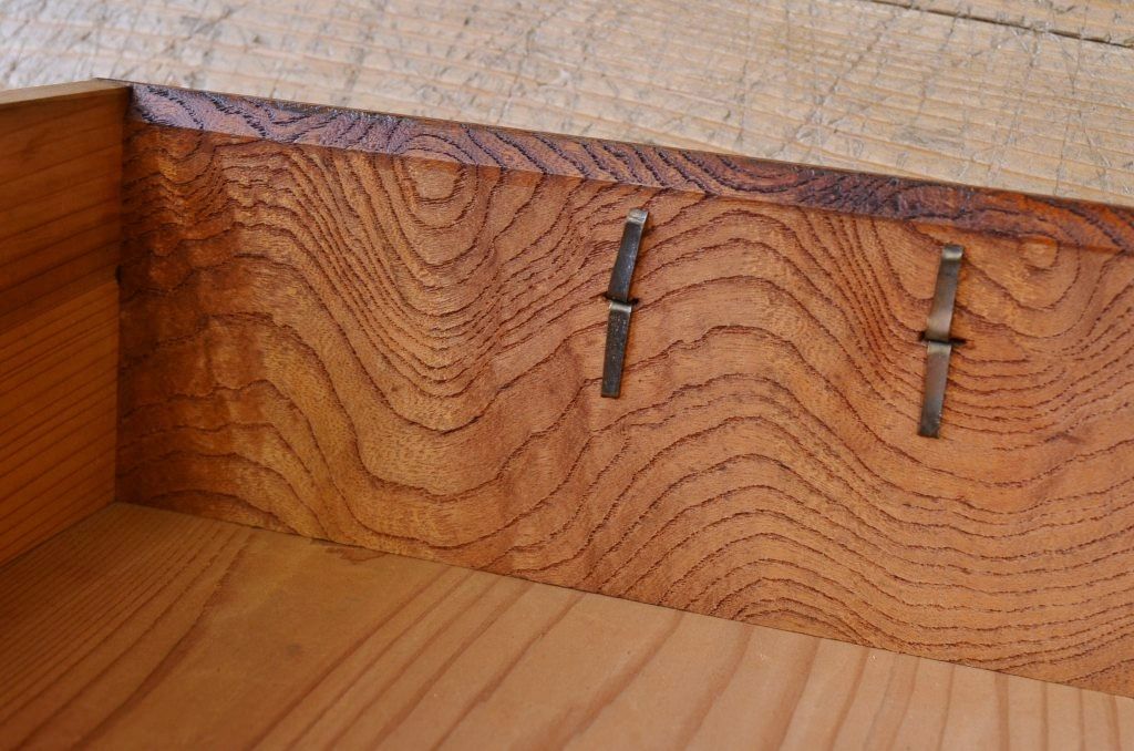 アンティーク家具　古民具　骨董　極上のコンディションの欅玉杢金沢水屋箪笥