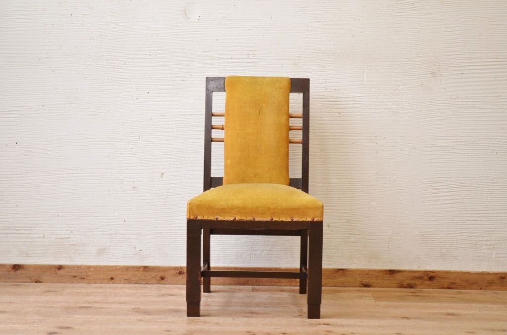 アンティーク家具　素敵なデザイン!古い写真館のシックな椅子(イス)