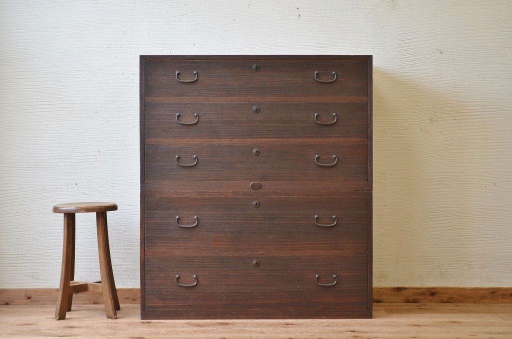 アンティーク家具　☆古い桐材の重ね箪笥(桐箪笥、桐たんす)