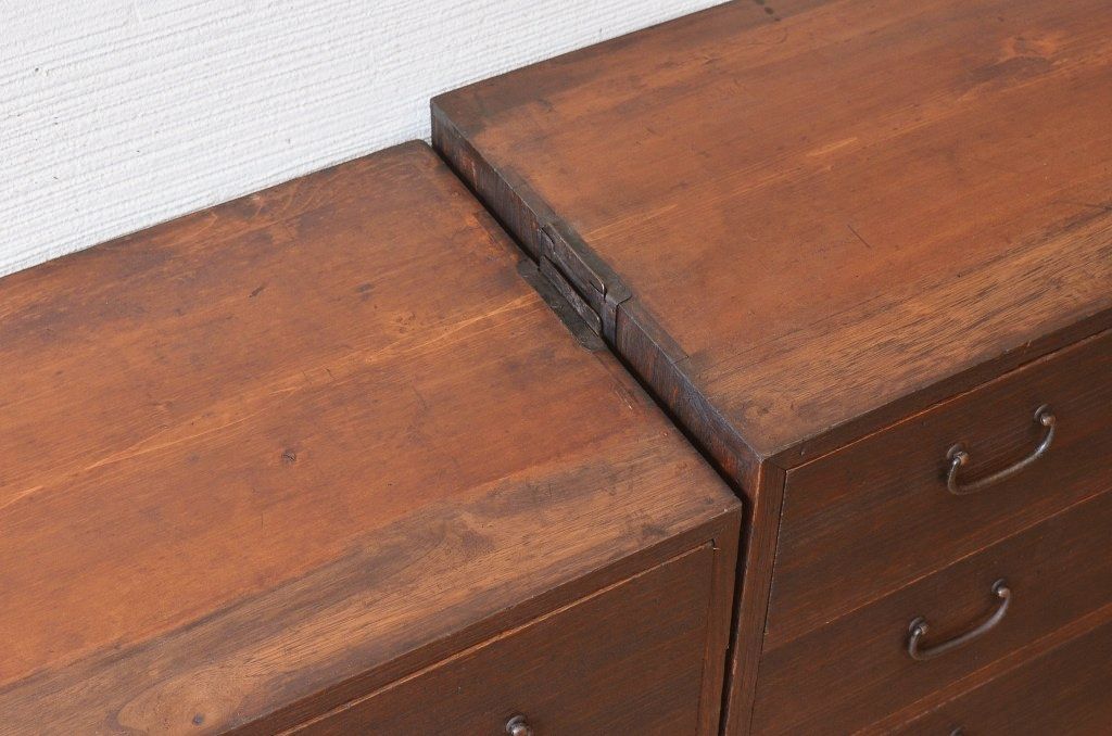 アンティーク家具　☆古い桐材の重ね箪笥(桐箪笥、桐たんす)