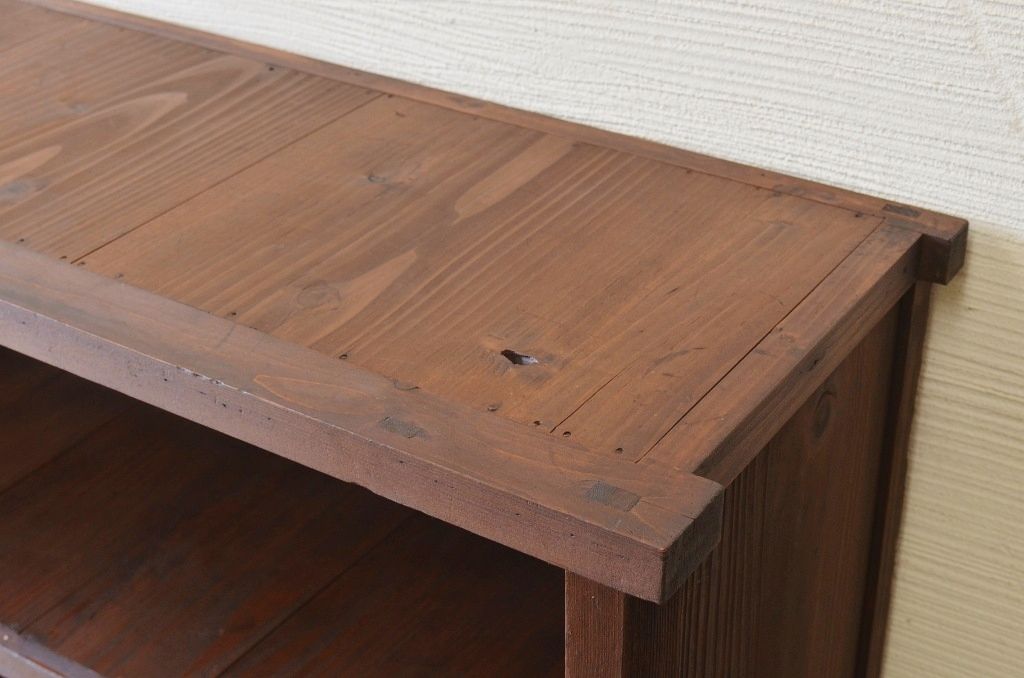 アンティーク家具　古い木の大振りな引き出し付き飾り棚