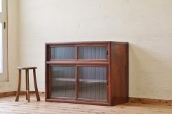 アンティーク家具　前面欅!シンプルなモールガラス収納棚(食器棚)