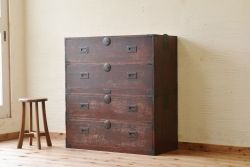 アンティーク家具　☆使い込まれた二段重ね箪笥