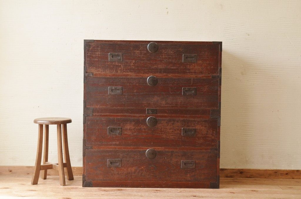 アンティーク家具　☆使い込まれた二段重ね箪笥