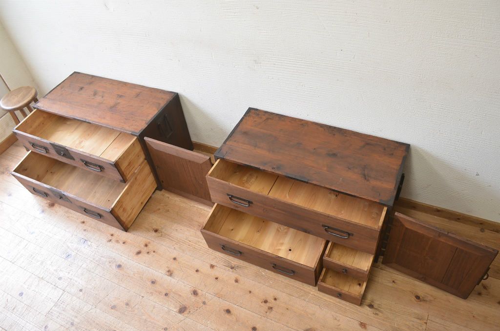 アンティーク家具　明治時代　観音開き二段重ね時代箪笥