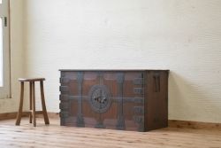 アンティーク家具　天板補強した観音開き時代箪笥ローボード(ローチェスト)