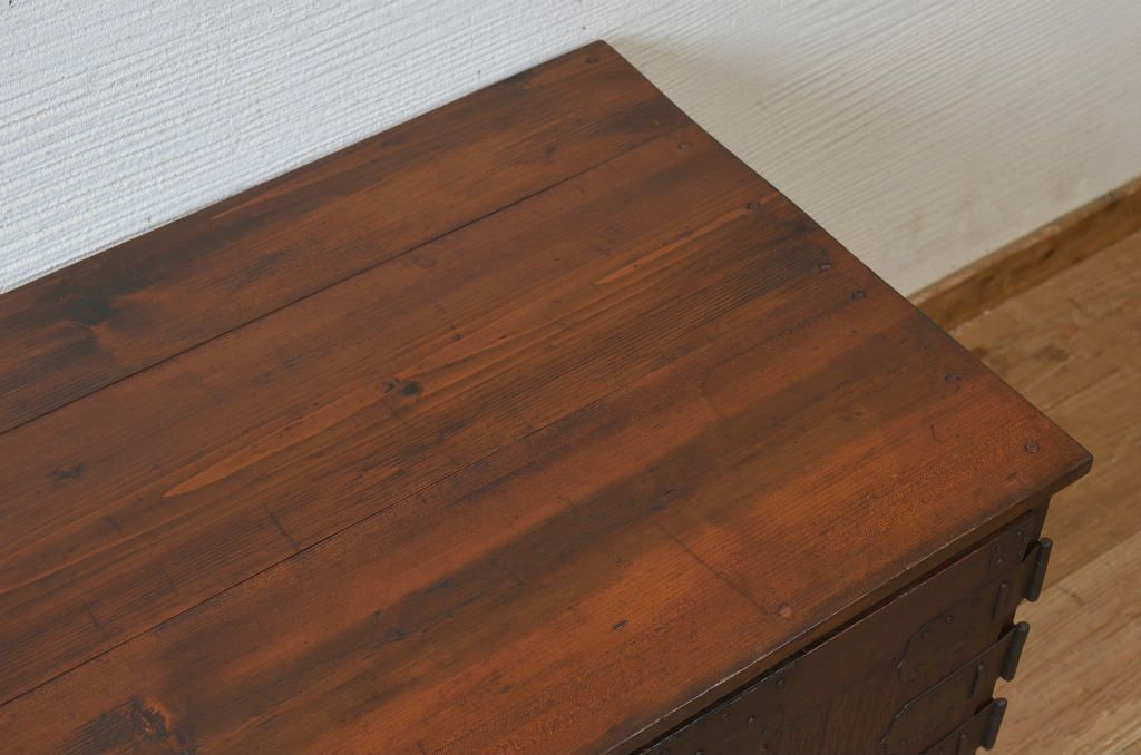 アンティーク家具　天板補強した観音開き時代箪笥ローボード(ローチェスト)