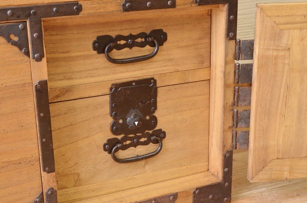 ☆極上美品!桐材の重ね時代箪笥(桐箪笥、桐たんす)