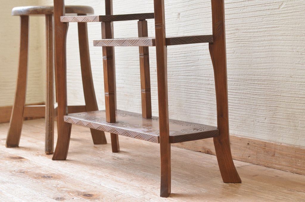 アンティーク家具　高級品!古い日光彫りの組み立て式飾り棚