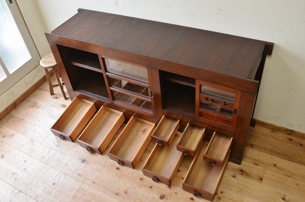 アンティーク家具　古い木の水屋箪笥サイドボード