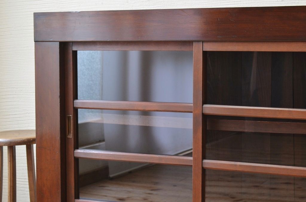 アンティーク家具　古い木の水屋箪笥サイドボード