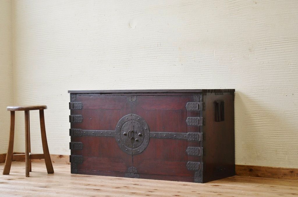 アンティーク家具　天板補強の観音開き時代箪笥ローボード