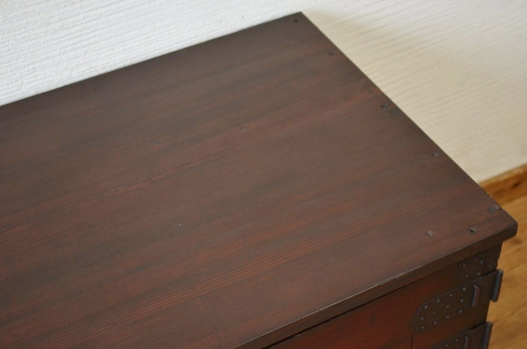 アンティーク家具　天板補強の観音開き時代箪笥ローボード