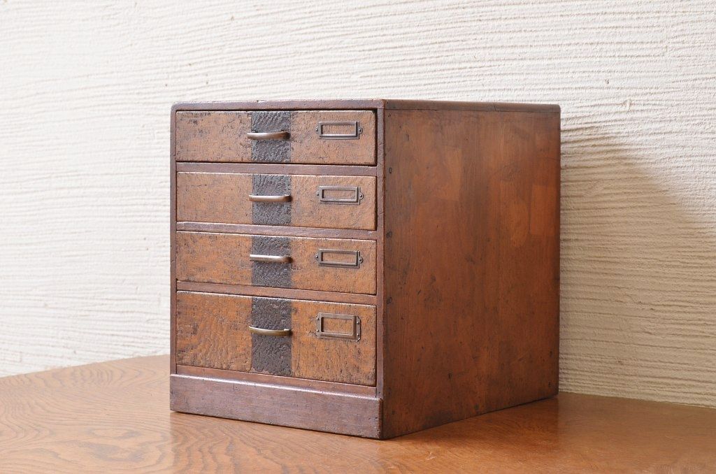 レトロ家具　レトロなデザインの小引き出し
