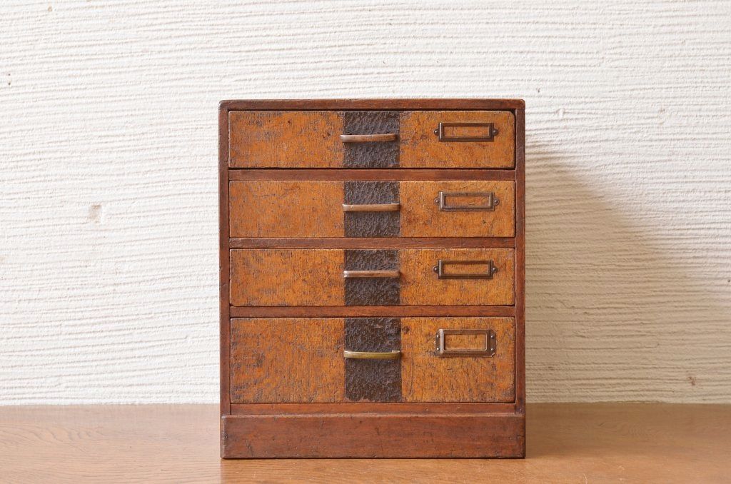 レトロ家具　レトロなデザインの小引き出し