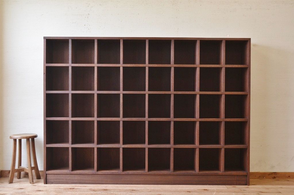 アンティーク家具　古い木の大きなマス目棚(収納棚、飾り棚)