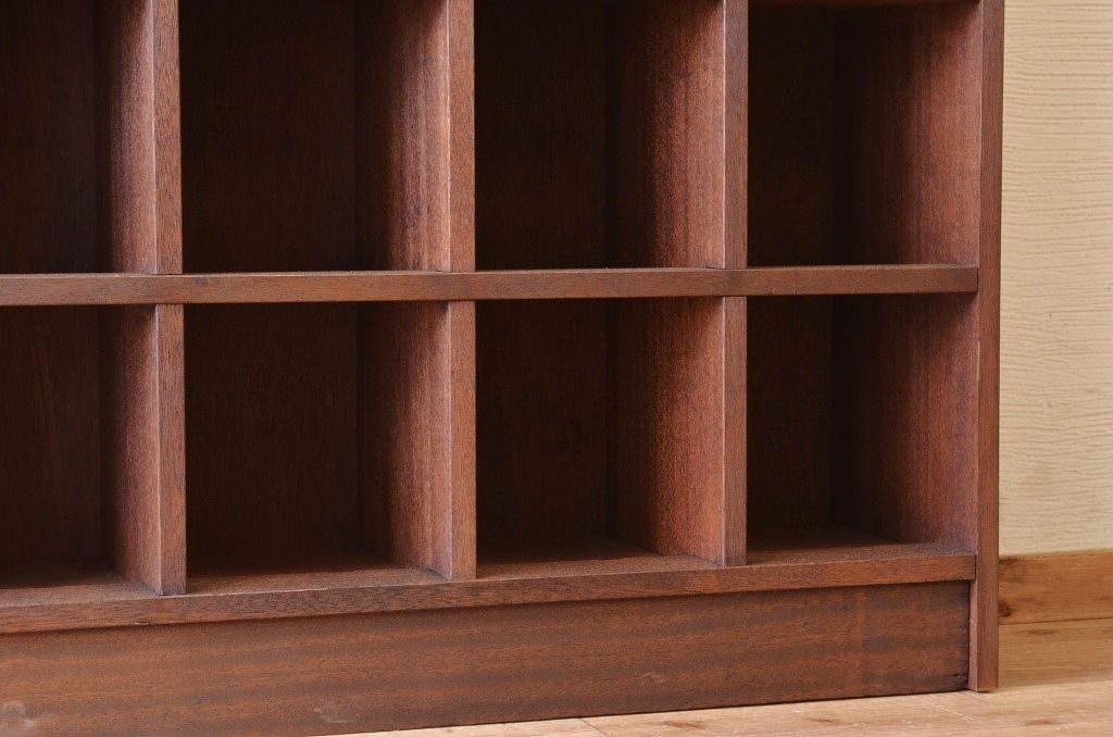 アンティーク家具　古い木の大きなマス目棚(収納棚、飾り棚)