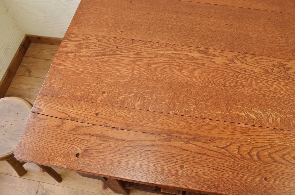 アンティーク家具　重厚!!天板がナラ材の骨太作業台1(ダイニングテーブル)