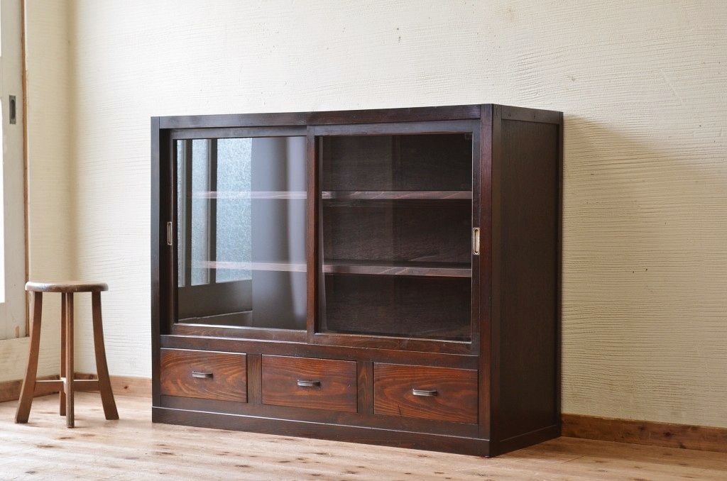 アンティーク家具　古い木のシンプルなアンティーク収納棚