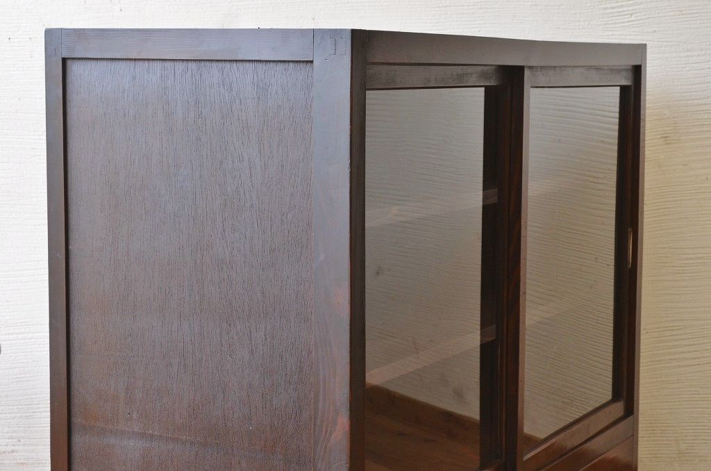 アンティーク家具　古い木のシンプルなアンティーク収納棚