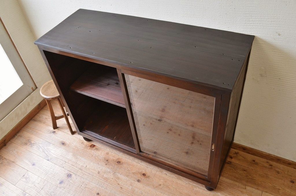 アンティーク家具　アンティーク古い木の脚付き収納棚