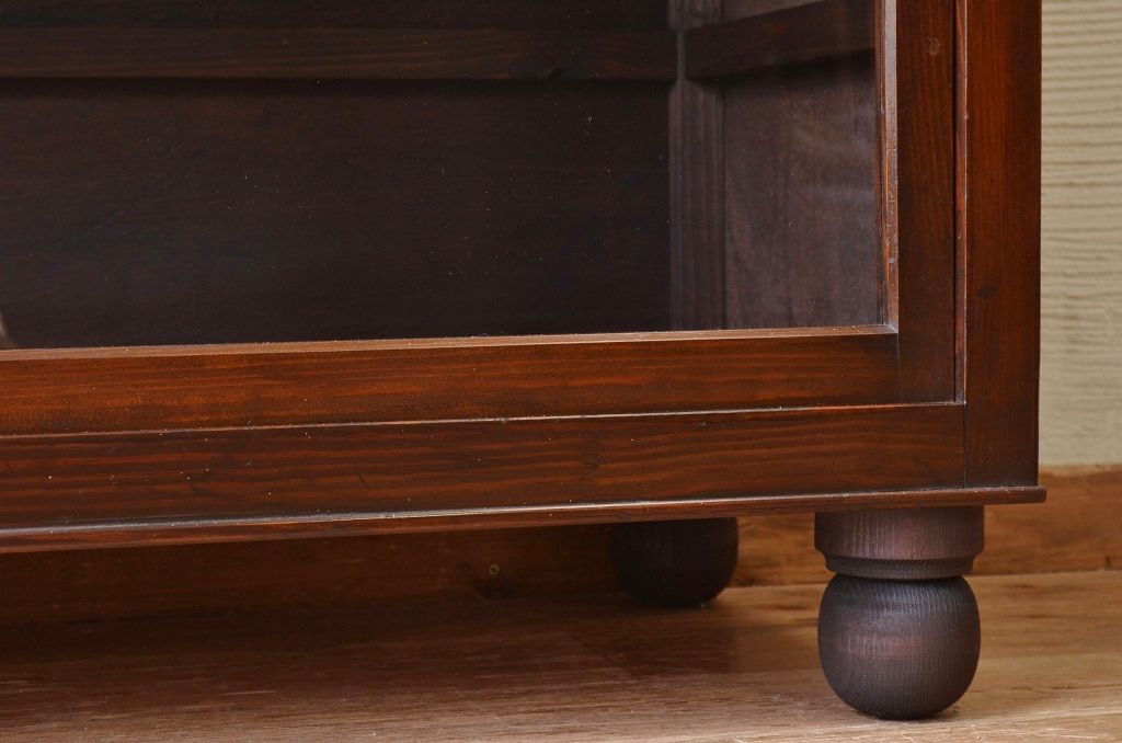 アンティーク家具　アンティーク古い木の脚付き収納棚