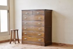 レトロ家具　レトロなデザインのアンティークチェスト