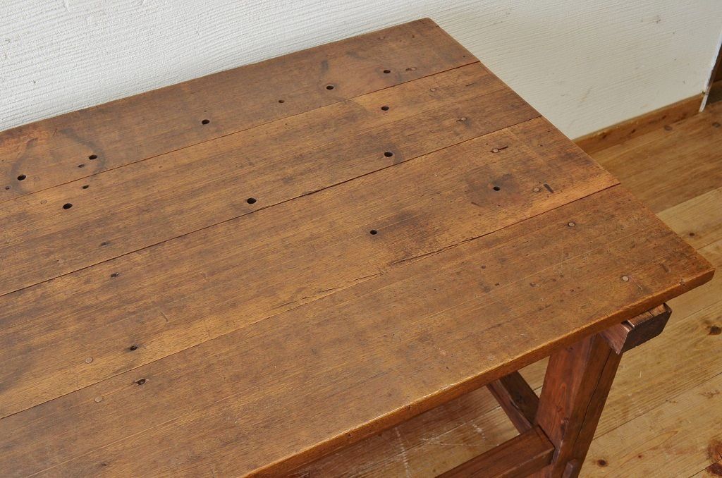 アンティーク家具　素敵な雰囲気!古い工場の小振りな作業台(テーブル)