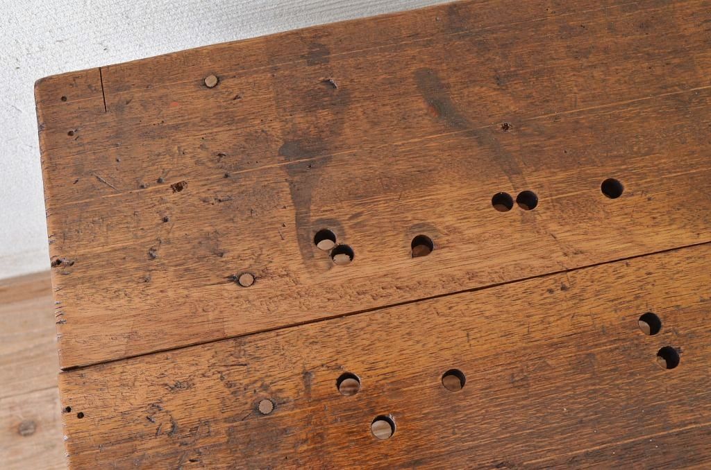 アンティーク家具　素敵な雰囲気!古い工場の小振りな作業台(テーブル)