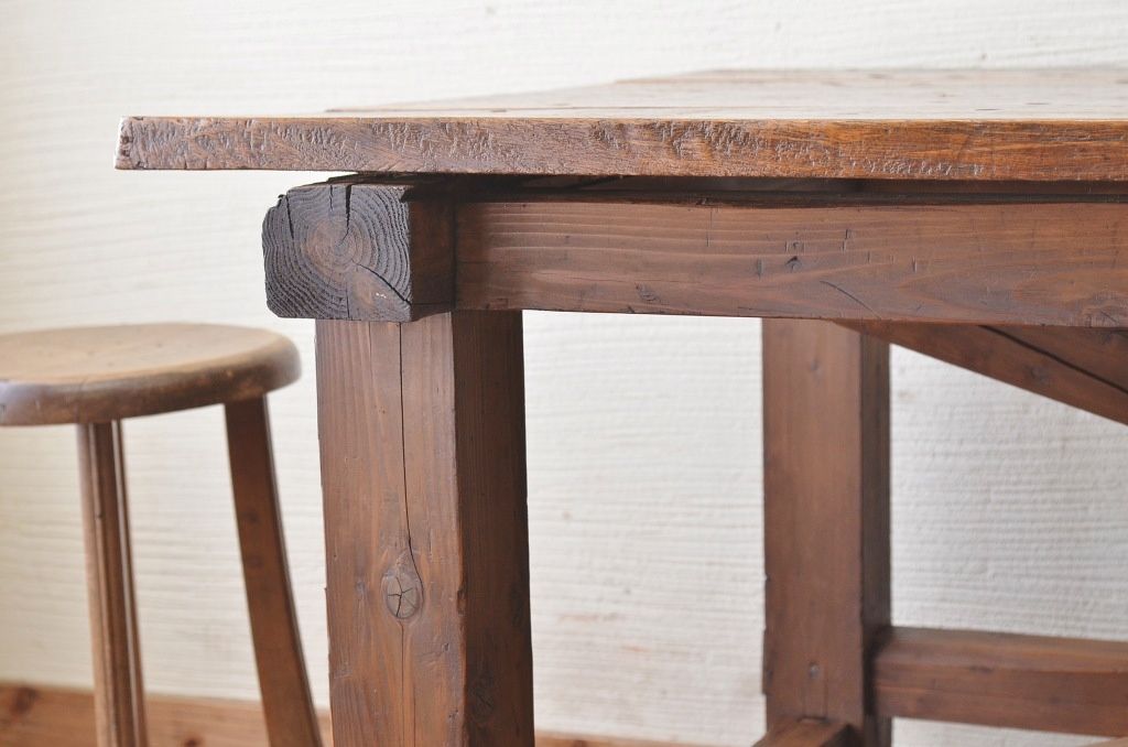 アンティーク家具　素敵な雰囲気!古い工場の小振りな作業台(テーブル)