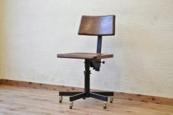 アンティーク家具　1970年代素敵なデザインのファクトリーチェア