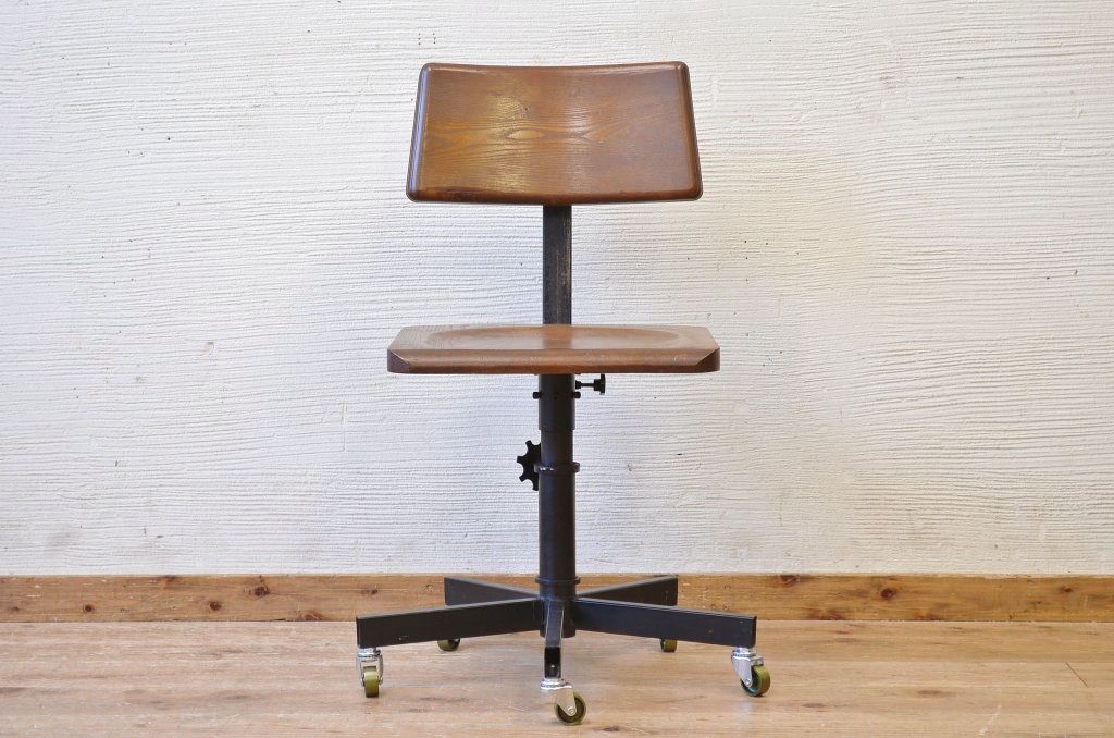 アンティーク家具　1970年代素敵なデザインのファクトリーチェア