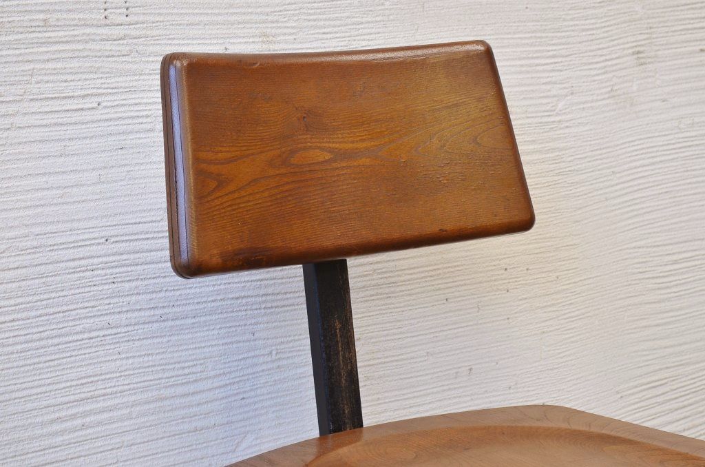 アンティーク家具　1970年代素敵なデザインのファクトリーチェア
