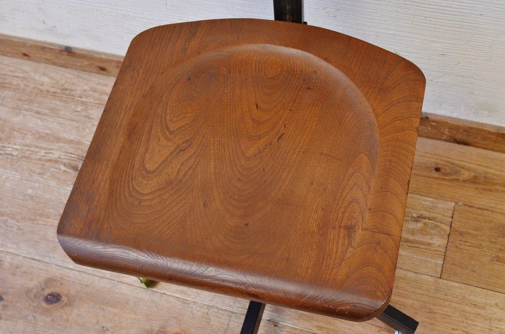 アンティーク家具　1970年代素敵なデザインのファクトリーチェア