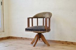 レトロ家具　ジャンク品!ナラ材のレトロな回転いす(椅子)