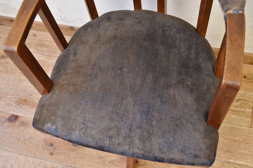 レトロ家具　ジャンク品!ナラ材のレトロな回転いす(椅子)