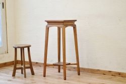 レトロ家具　アンティークレトロなデザインの花台