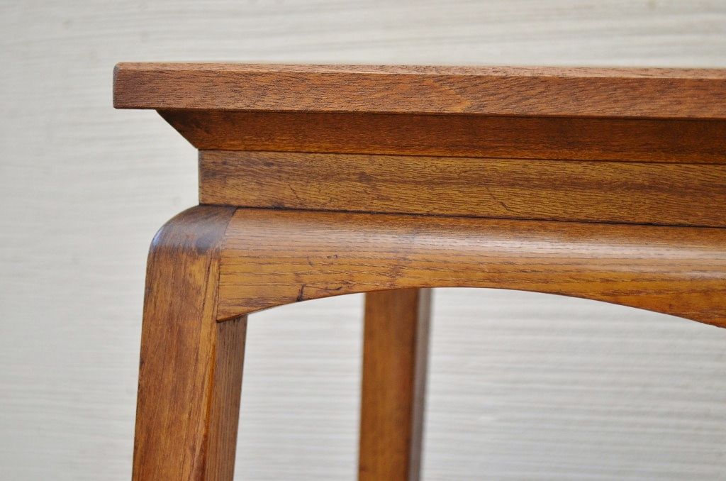 レトロ家具　アンティークレトロなデザインの花台