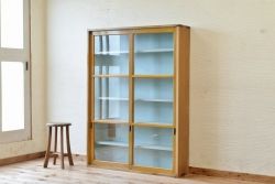 レトロ家具　レトロなデザインの薄型収納棚(本棚)