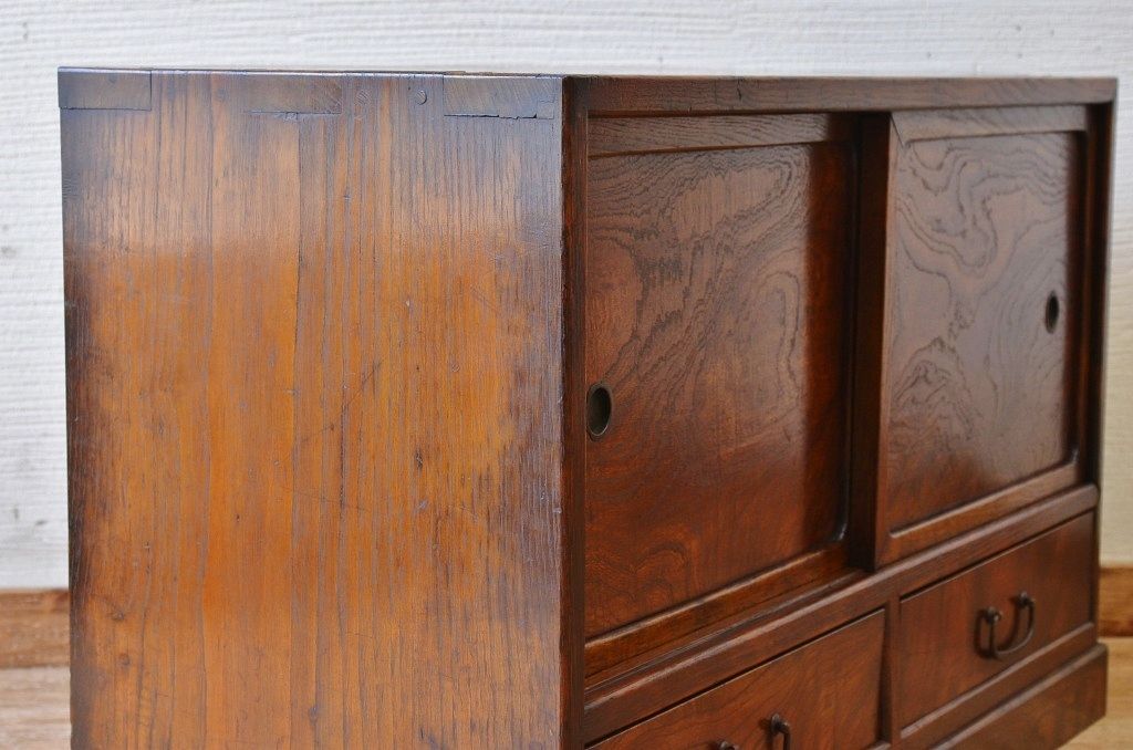 アンティーク家具　古い栗材と欅材の上質なローボード(収納棚)