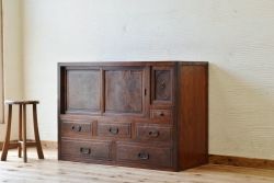 アンティーク家具　前面欅!木目の素晴らしいアンティーク収納棚