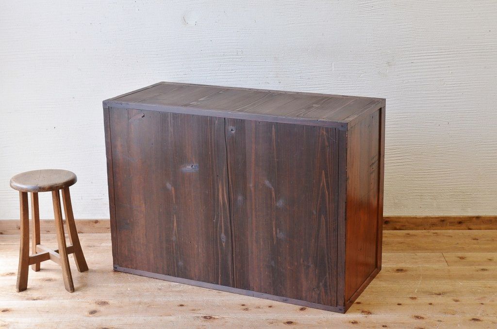 アンティーク家具　前面欅!木目の素晴らしいアンティーク収納棚