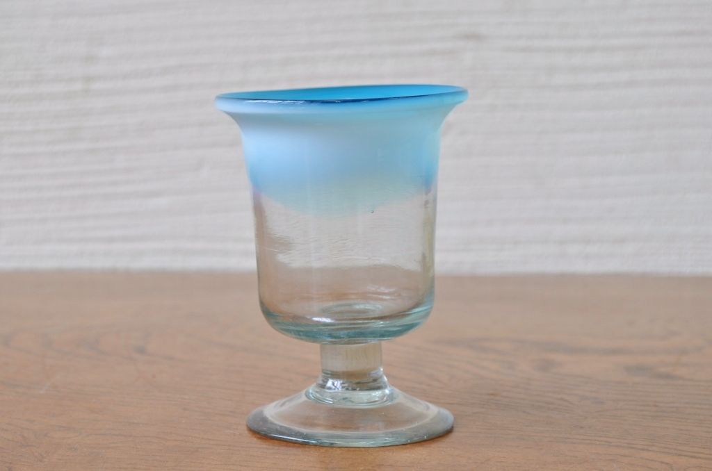 ○大正〜昭和初期!　青色乳白吹きガラス氷コップ2