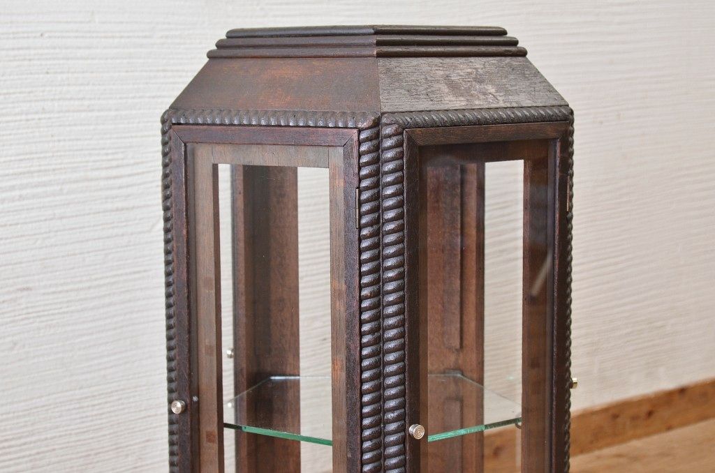 アンティーク家具　古い雑貨屋の五角形回転ガラスケース(ショーケース)