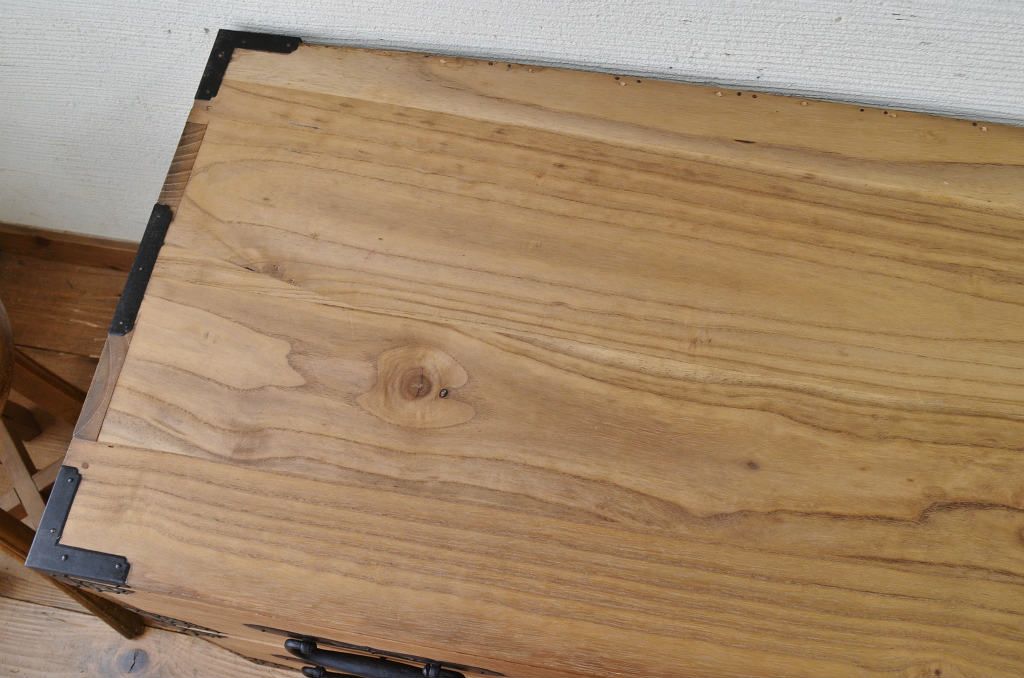 アンティーク家具　☆古民具 骨董 総桐材の金具の立派な五丁引き上手衣装箪笥(時代箪笥、桐箪笥、桐たんす)