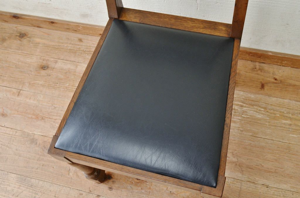 中古　ハンドメイド　ナラ材の椅子(イス)