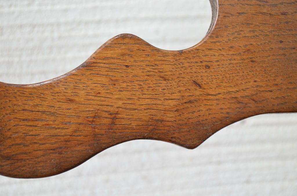 中古　ハンドメイド　ナラ材の椅子(イス)