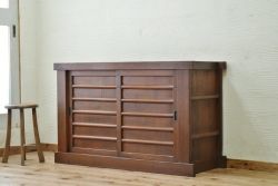 アンティーク家具　シンプルなアンティーク水屋箪笥サイドボード