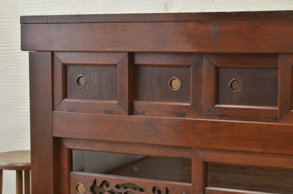 アンティーク家具　素敵なデザイン!四尺水屋箪笥サイドボード